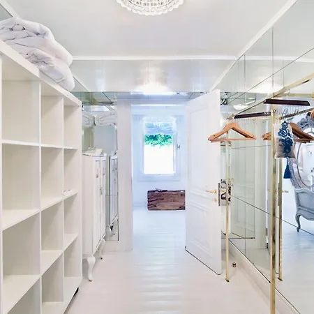 Sabrinas Haus - Adult Only +14 Hotel