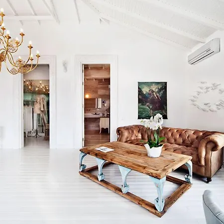 Sabrinas Haus - Adult Only +14